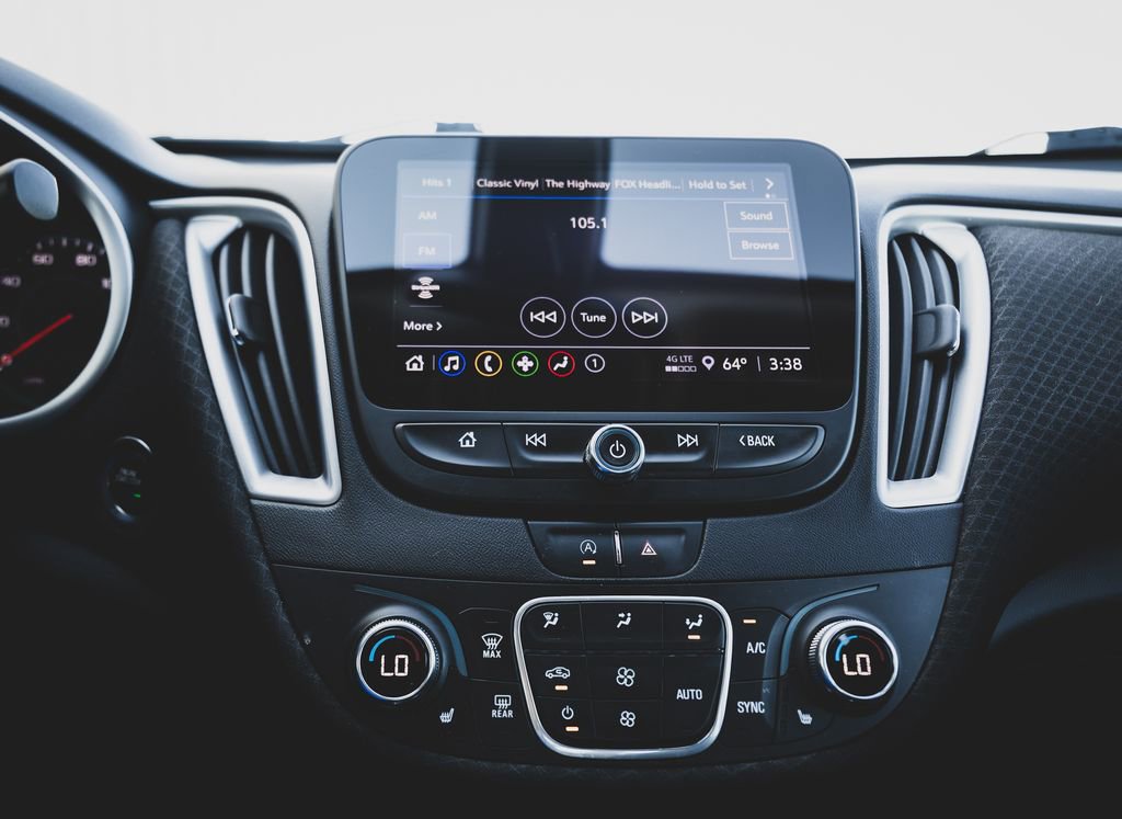 Used 2022 Chevrolet Malibu LT image 4