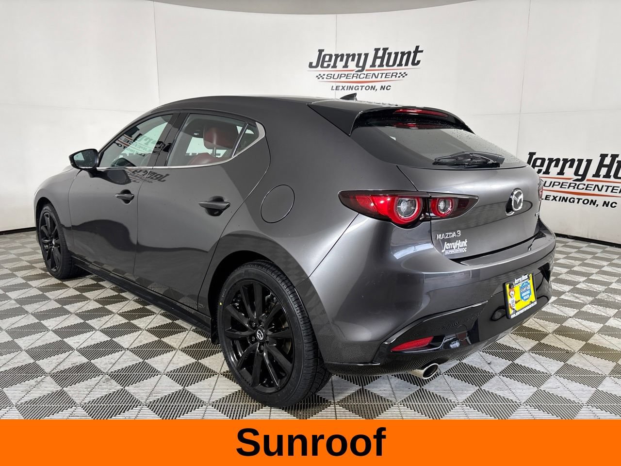 Used 2025 MAZDA MAZDA3 2.5 S Hatchback w/ Premium Pkg FWD image 9
