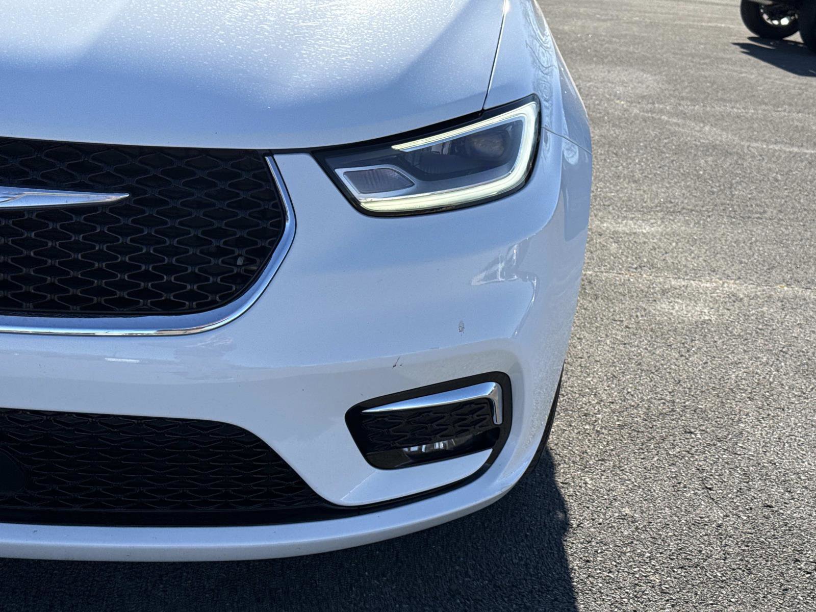 Certified 2022 Chrysler Pacifica Touring-L image 11