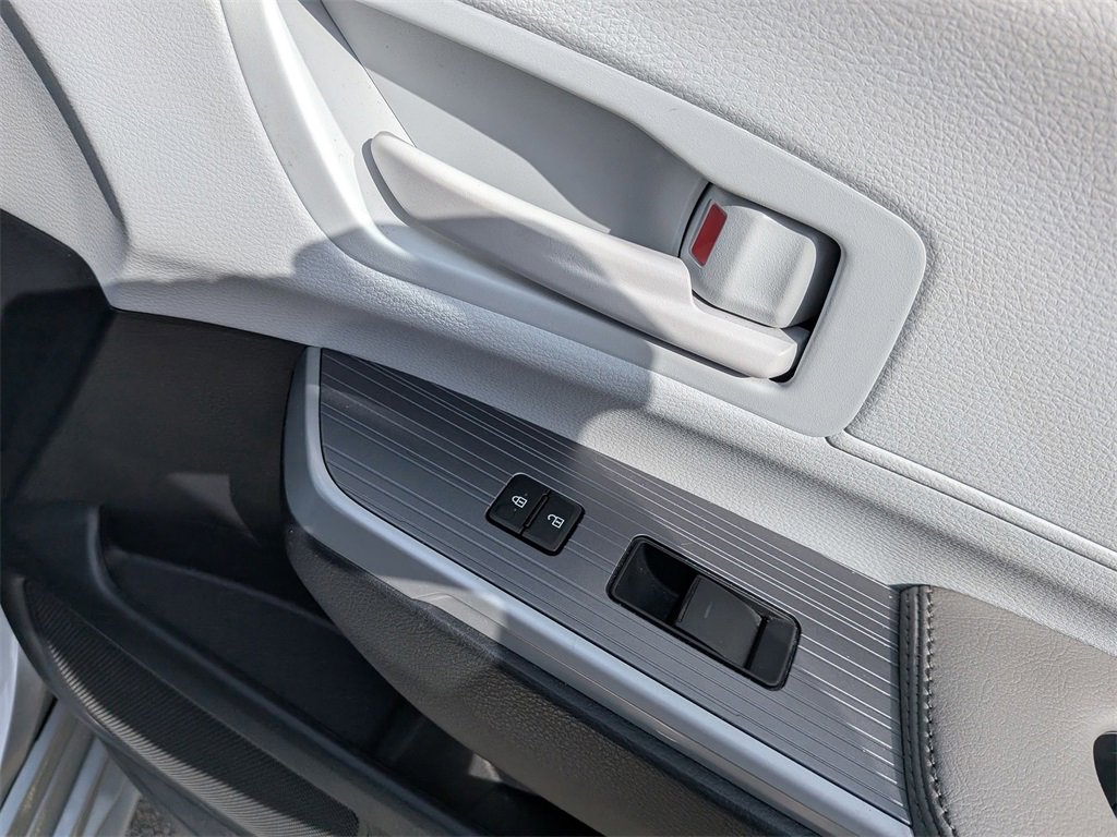 Used 2025 Toyota Sienna LE image 21