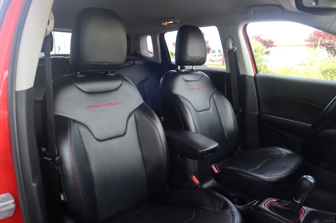 Used 2020 Jeep Compass Trailhawk w/ Leather Interior Group AWD/4WD image 47