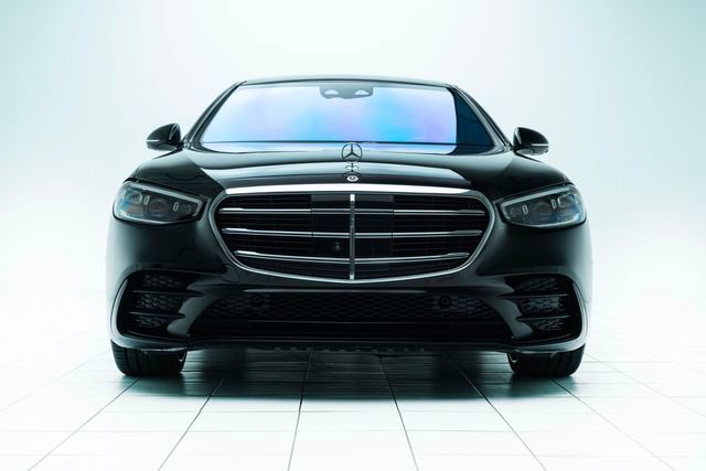 Used 2022 Mercedes-Benz S 500 4MATIC w/ AMG Line Package image 6
