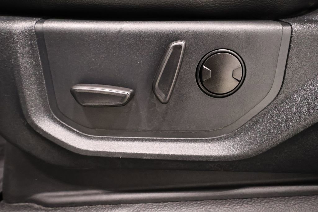 Certified 2022 Ford F250 Lariat w/ Black Appearance Package image 15