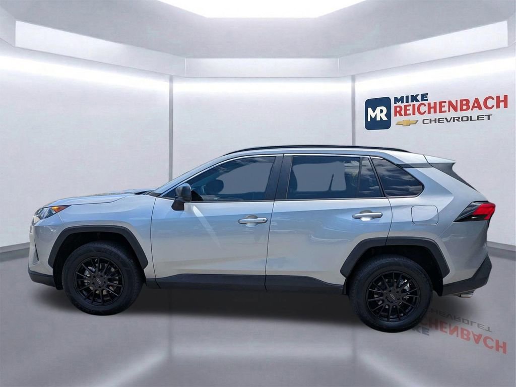 Used 2021 Toyota RAV4 LE AWD/4WD image 7
