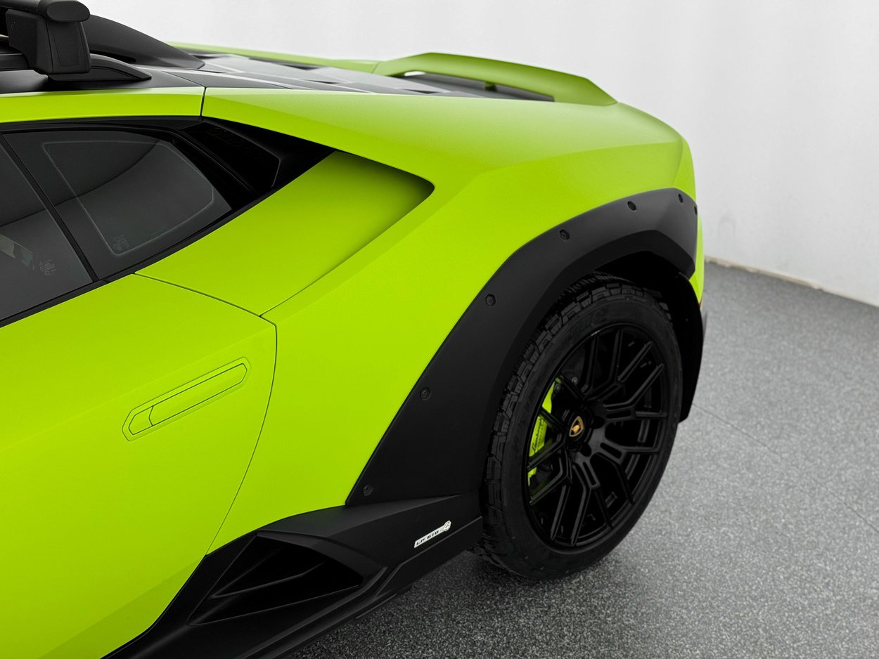 Used 2023 Lamborghini Huracan Sterrato image 45