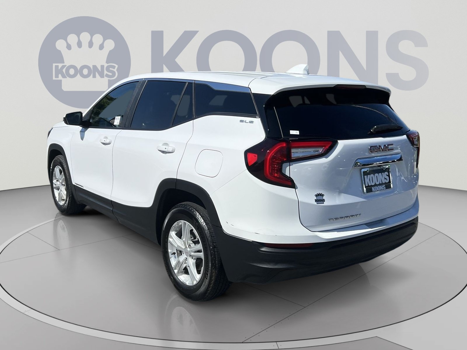 Used 2024 GMC Terrain SLE FWD image 4
