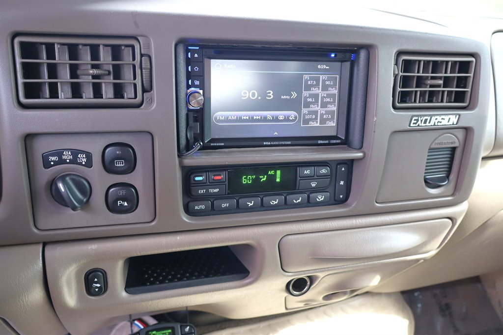 Used 2004 Ford Excursion Eddie Bauer AWD/4WD image 32