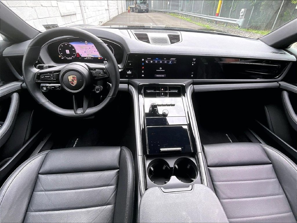 Certified 2025 Porsche Panamera 4 AWD/4WD image 18