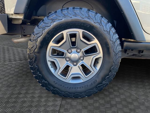 Used 2017 Jeep Wrangler Unlimited Rubicon w/ Cold Weather Group image 33