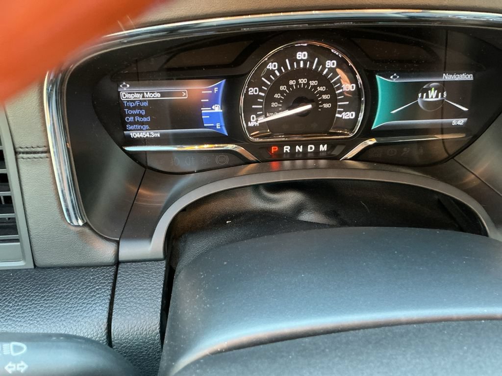 Used 2016 Lincoln Navigator Select AWD/4WD image 18