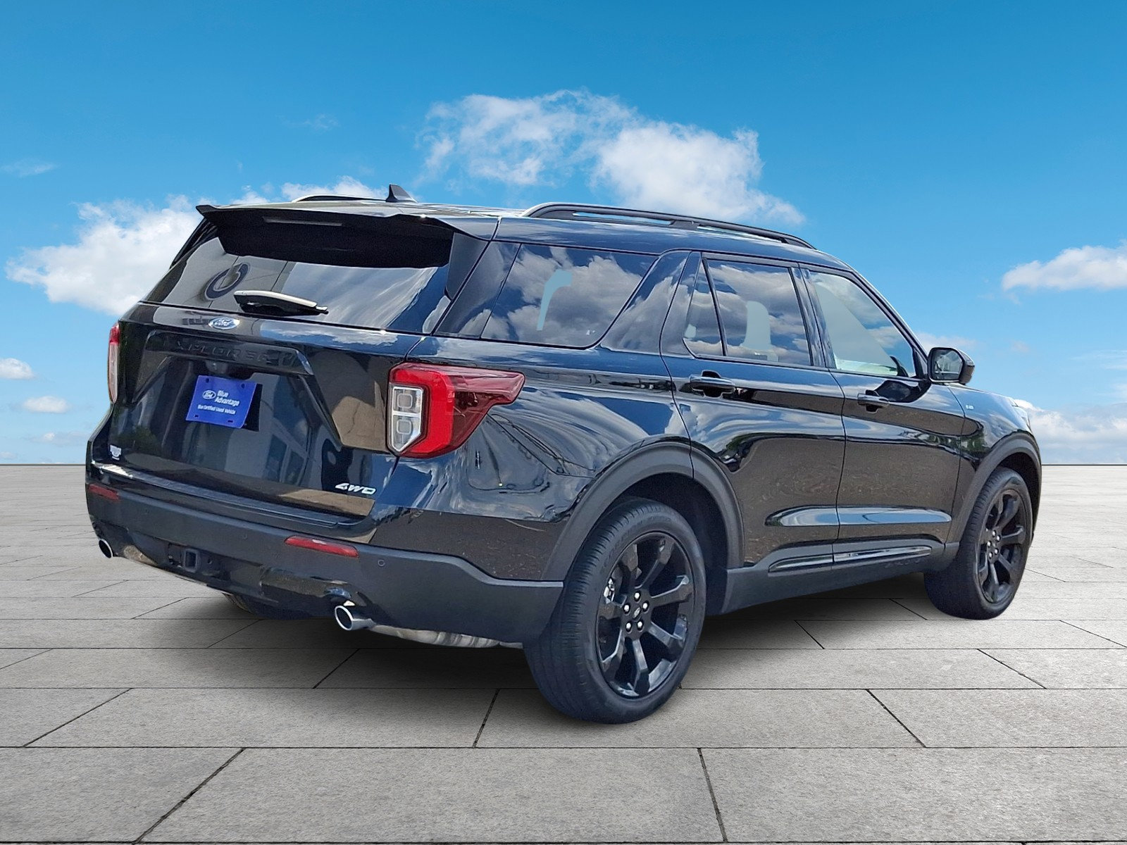 Used 2024 Ford Explorer ST-Line w/ Class IV Trailer Tow Package AWD/4WD image 6