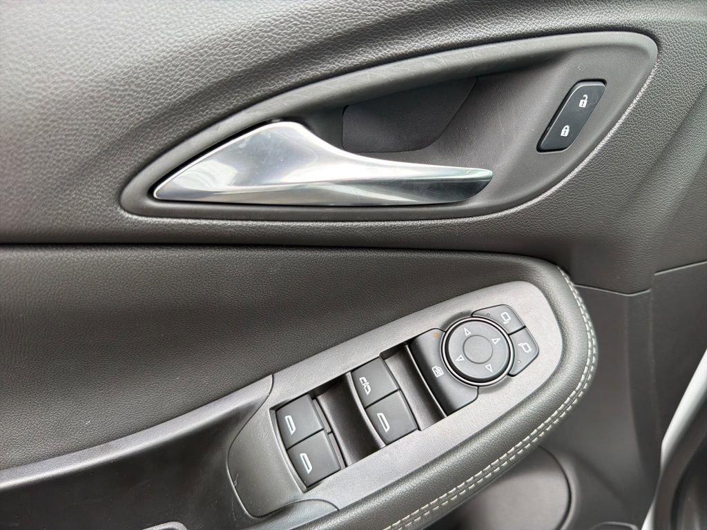 Used 2024 Buick Encore GX Preferred FWD image 13