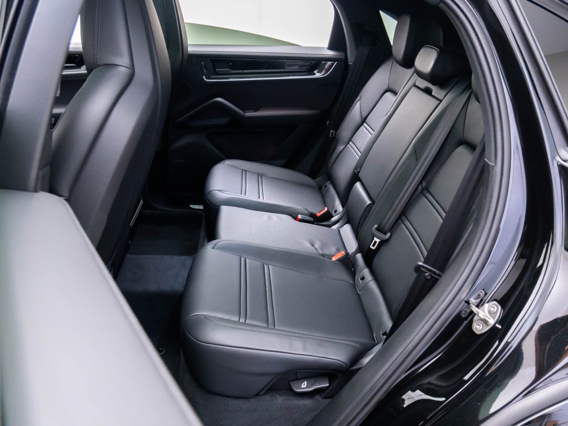 New 2025 Porsche Cayenne E-Hybrid Coupe image 15