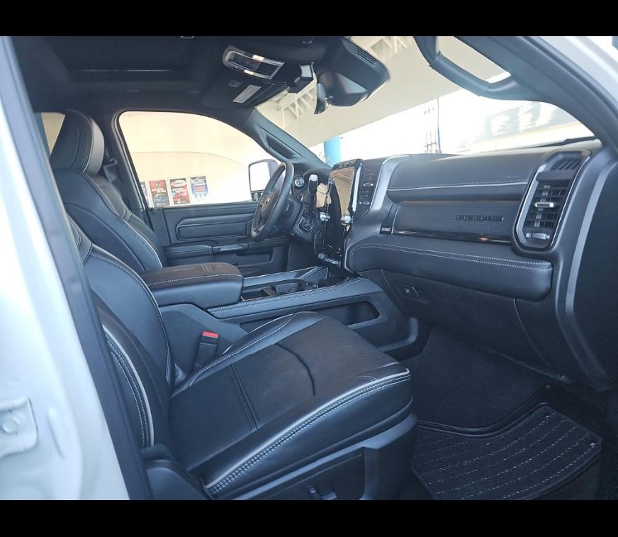 Used 2024 RAM 3500 Limited image 11