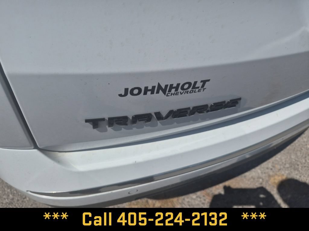 Used 2022 Chevrolet Traverse Premier w/ LPO, Blackout Package FWD image 17