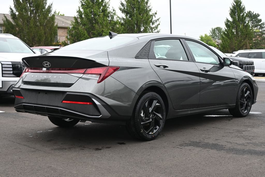 New 2026 Hyundai Elantra Sport FWD image 8