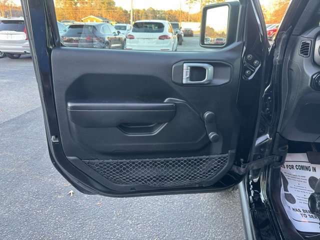 Used 2020 Jeep Gladiator Sport image 16