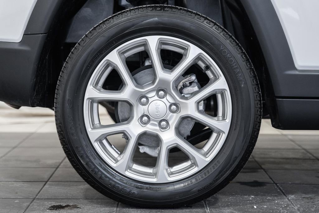 Certified 2024 Jeep Compass Latitude w/ Sun and Sound Group image 21