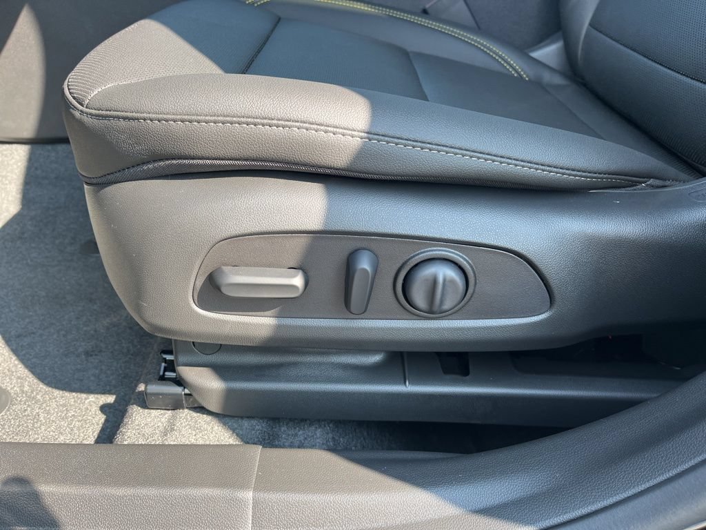 New 2026 Chevrolet Trax ACTIV w/ Driver Confidence Package FWD image 12
