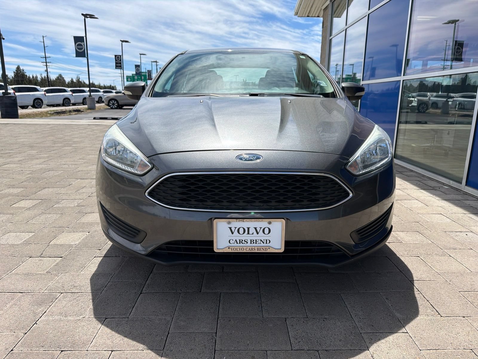 Used 2017 Ford Focus SE w/ Cold Weather Package FWD image 3