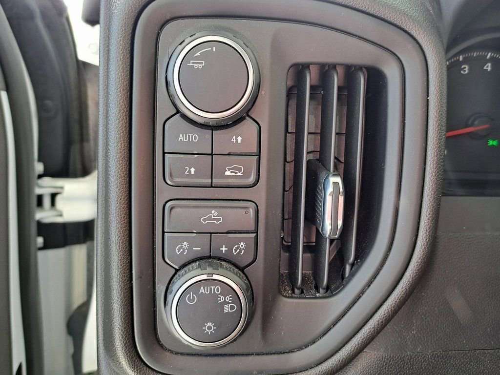 Used 2024 Chevrolet Silverado 1500 Custom image 11