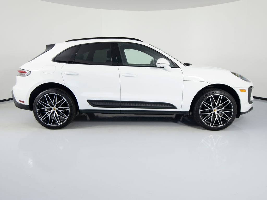 Certified 2026 Porsche Macan AWD/4WD image 11
