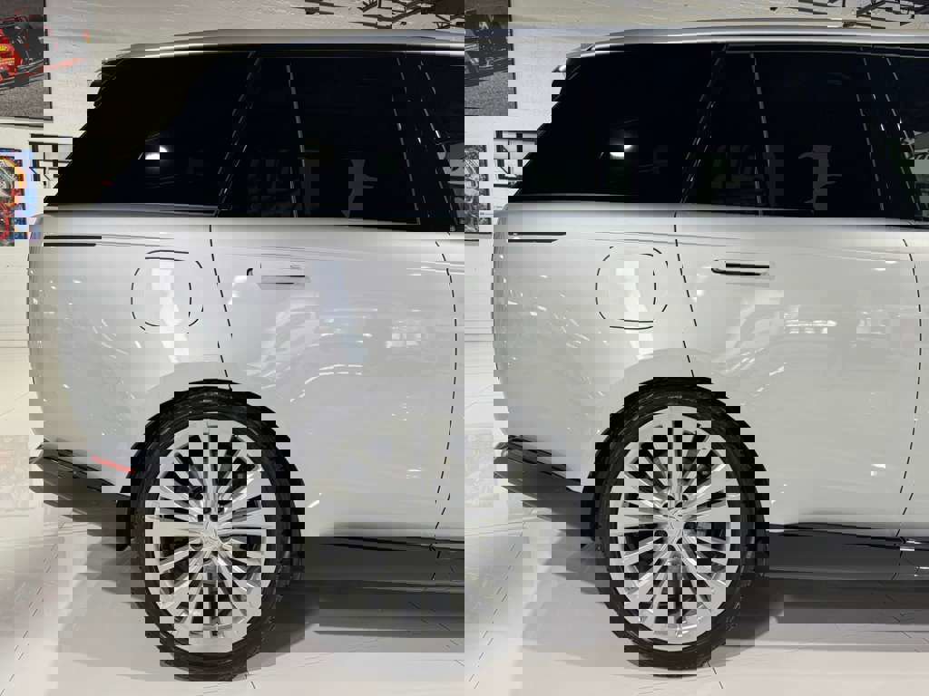 Used 2024 Land Rover Range Rover SE image 49