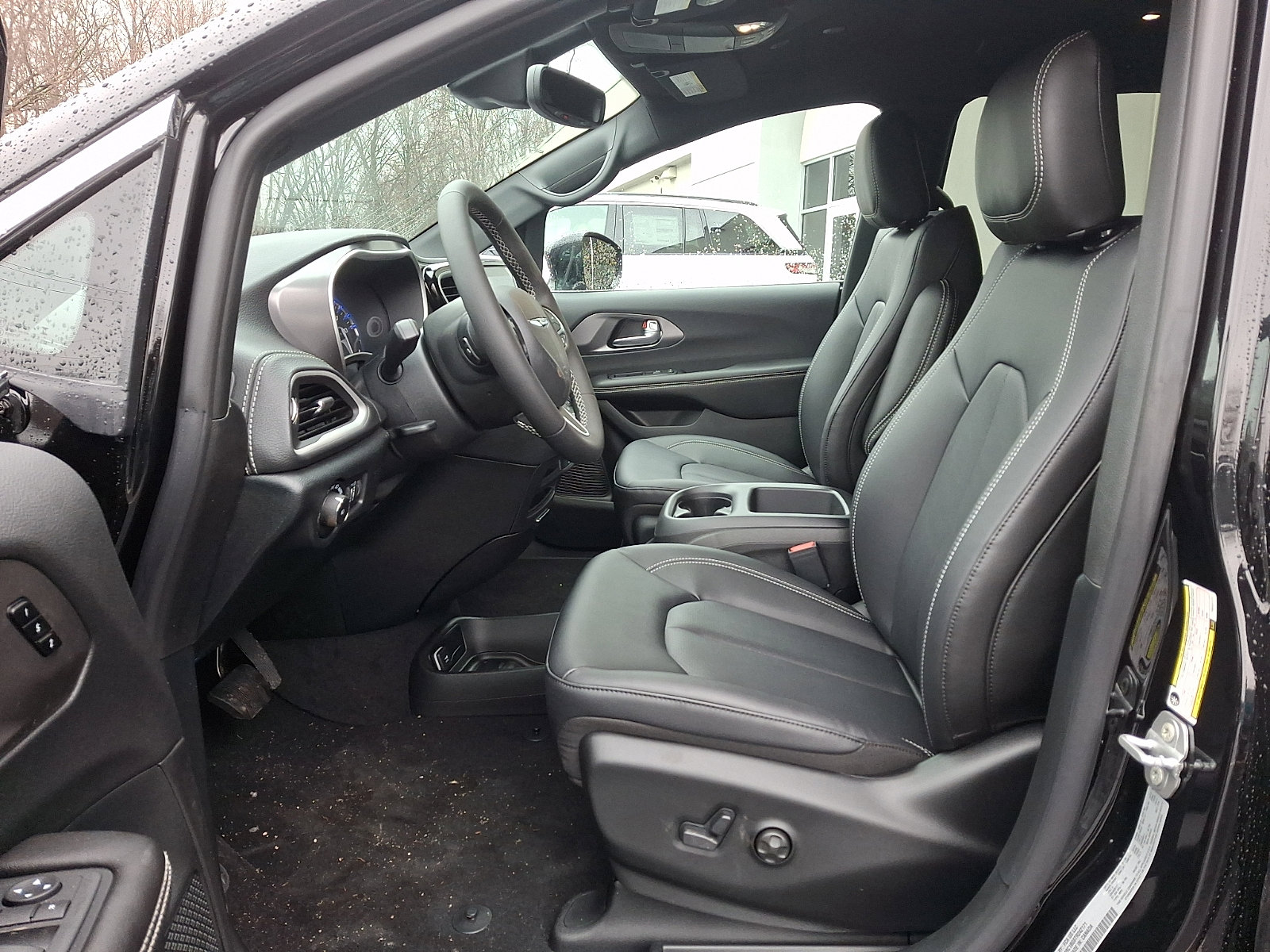 New 2026 Chrysler Pacifica Select image 11