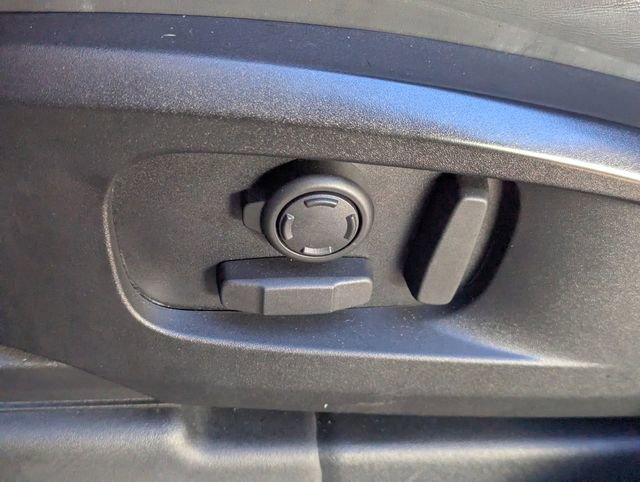 Used 2023 Land Rover Defender 110 image 23