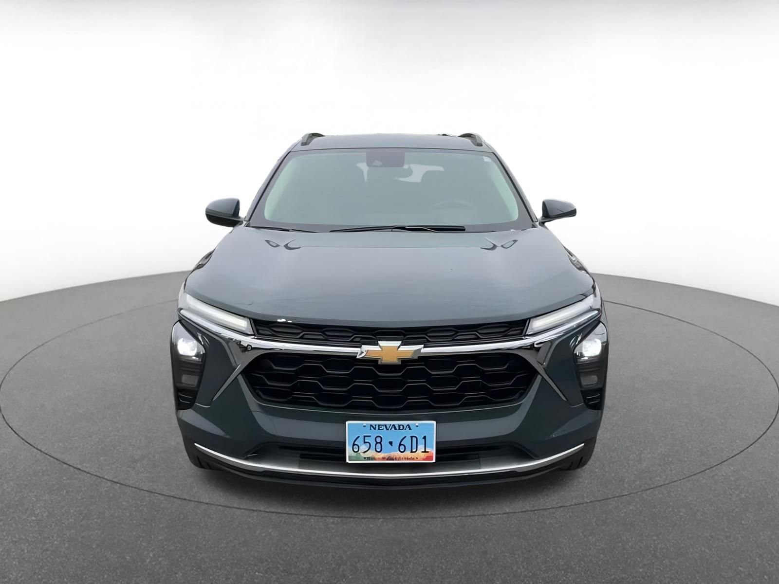 Used 2025 Chevrolet Trax LT image 4