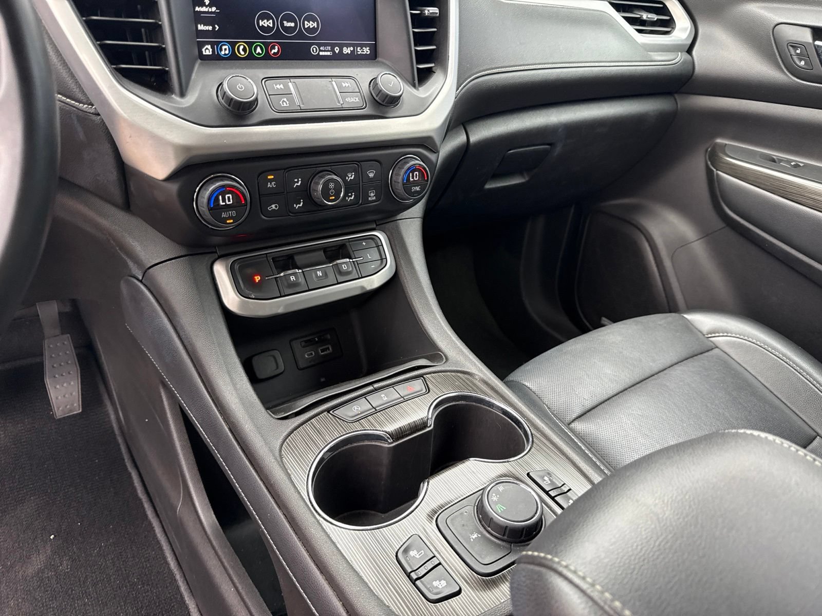 Used 2023 GMC Acadia SLT FWD image 25