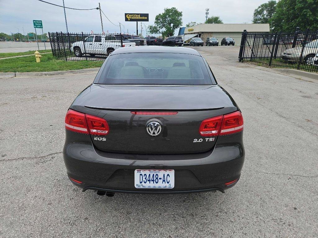 Used 2012 Volkswagen Eos Lux FWD image 3