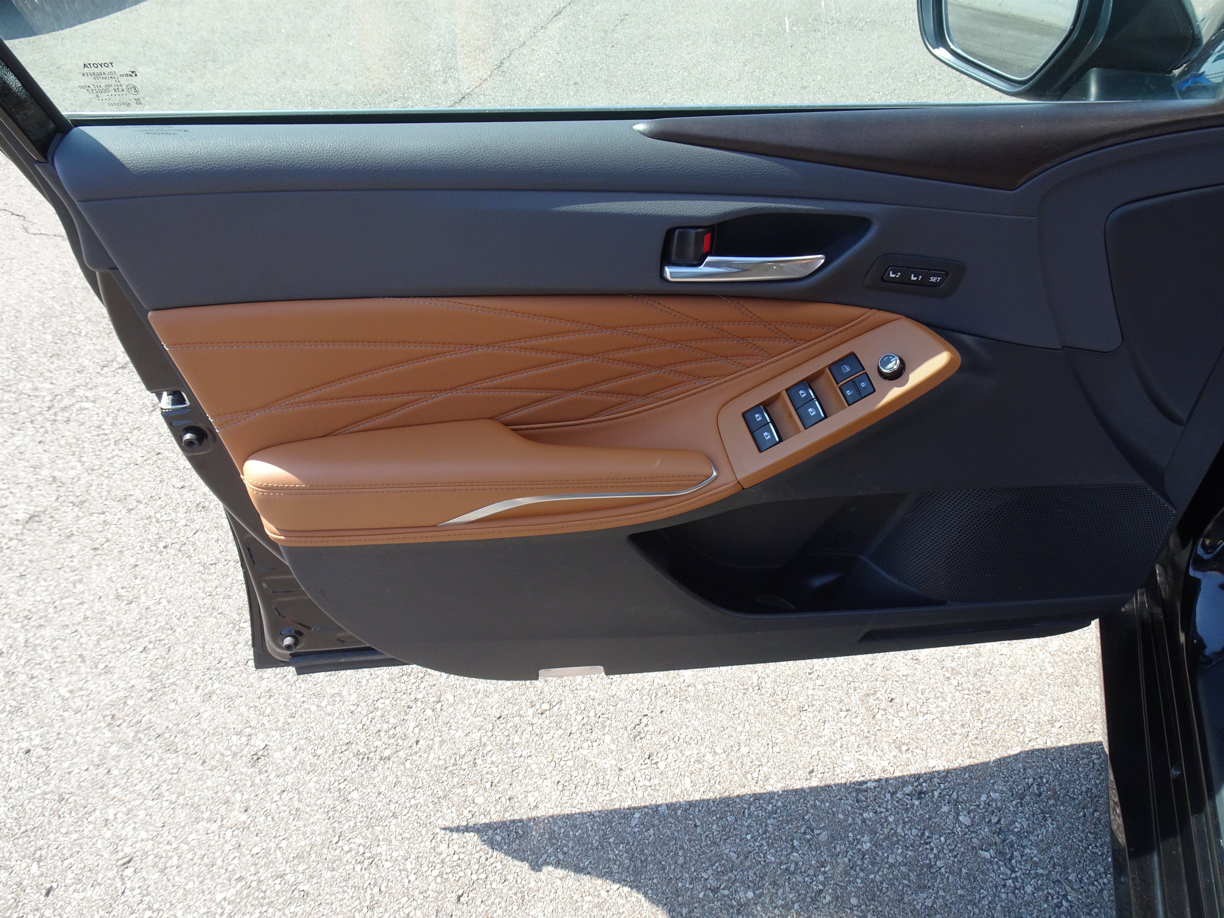 Used 2020 Toyota Avalon Limited w/ Advanced Safety Package FWD image 13