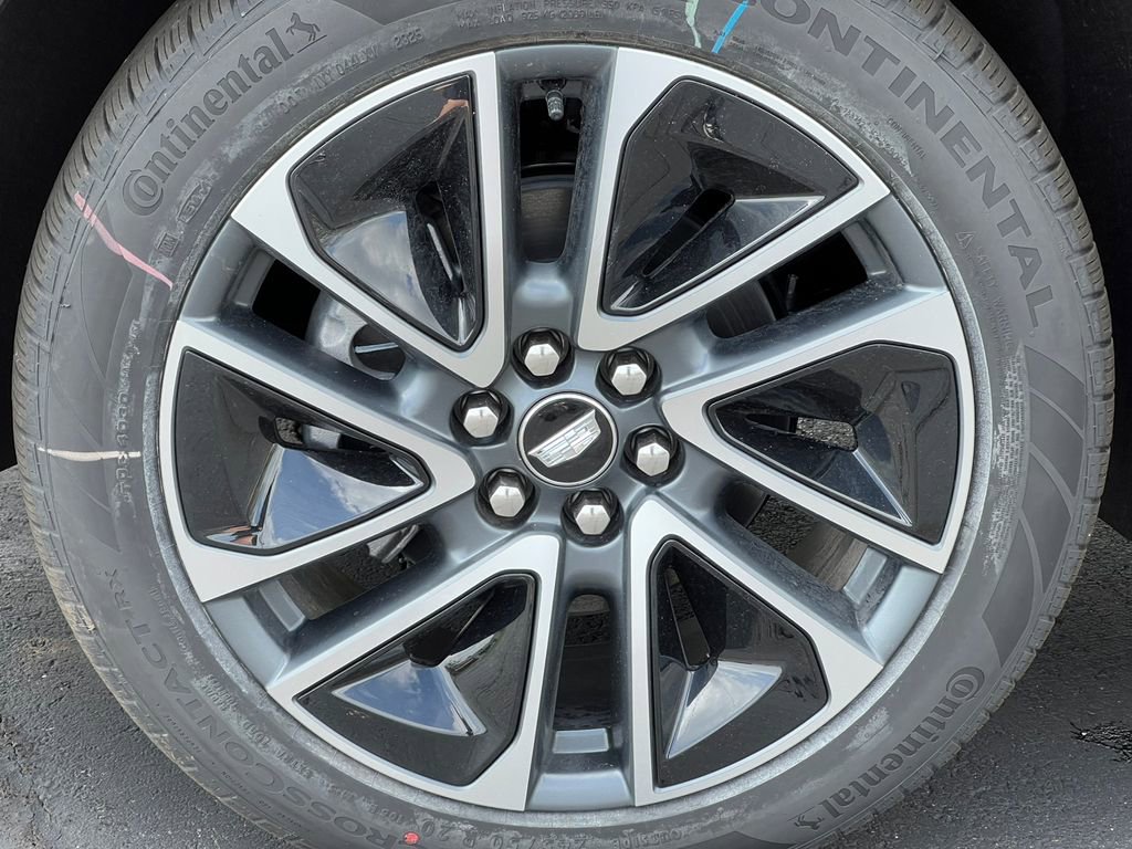 New 2026 Cadillac Optiq Sport 1 w/ LPO, Floor Liner Package AWD/4WD image 7