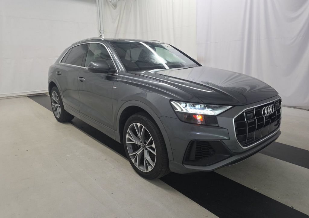 Used 2023 Audi Q8 Prestige w/ Prestige Package AWD/4WD image 2