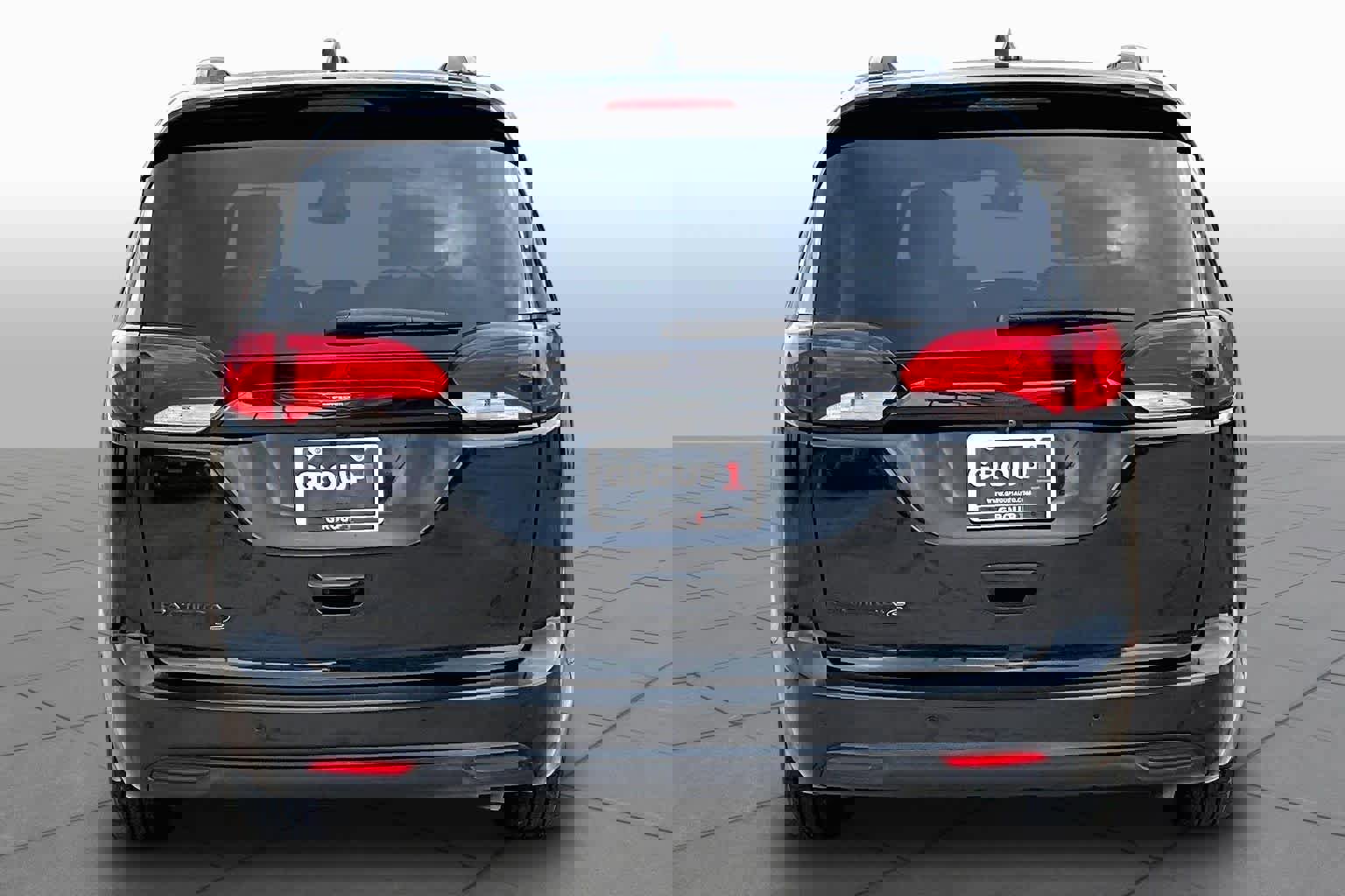 Used 2020 Chrysler Pacifica Touring-L Plus image 5