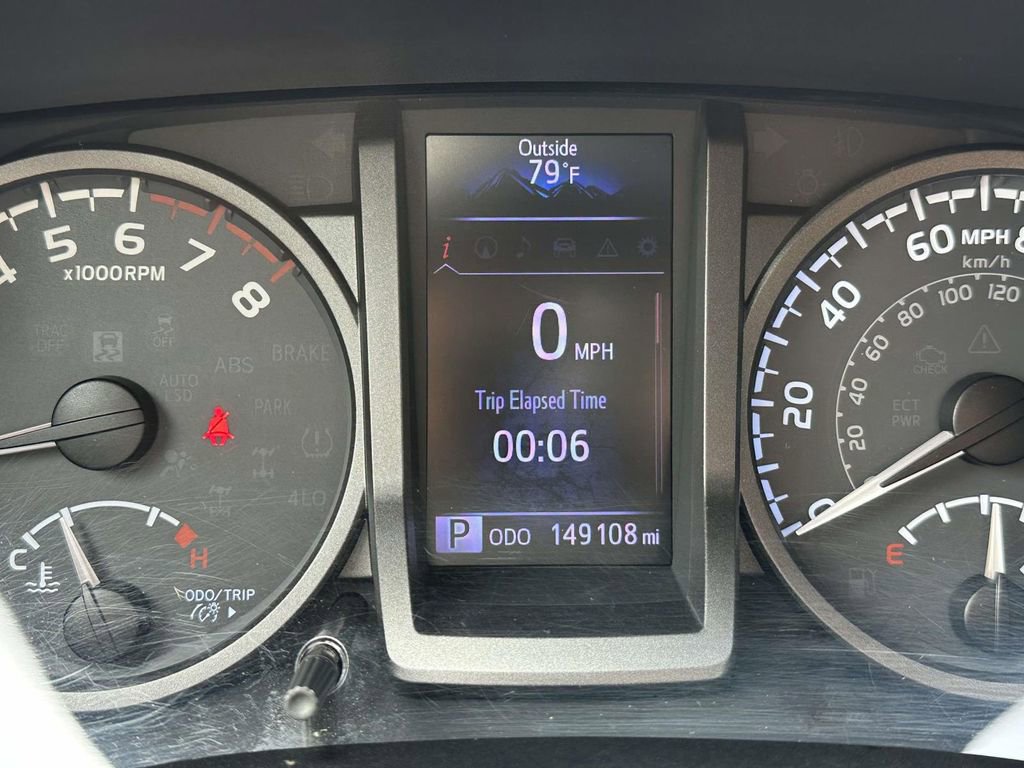Used 2017 Toyota Tacoma TRD Sport w/ Premium & Technology Package AWD/4WD image 15