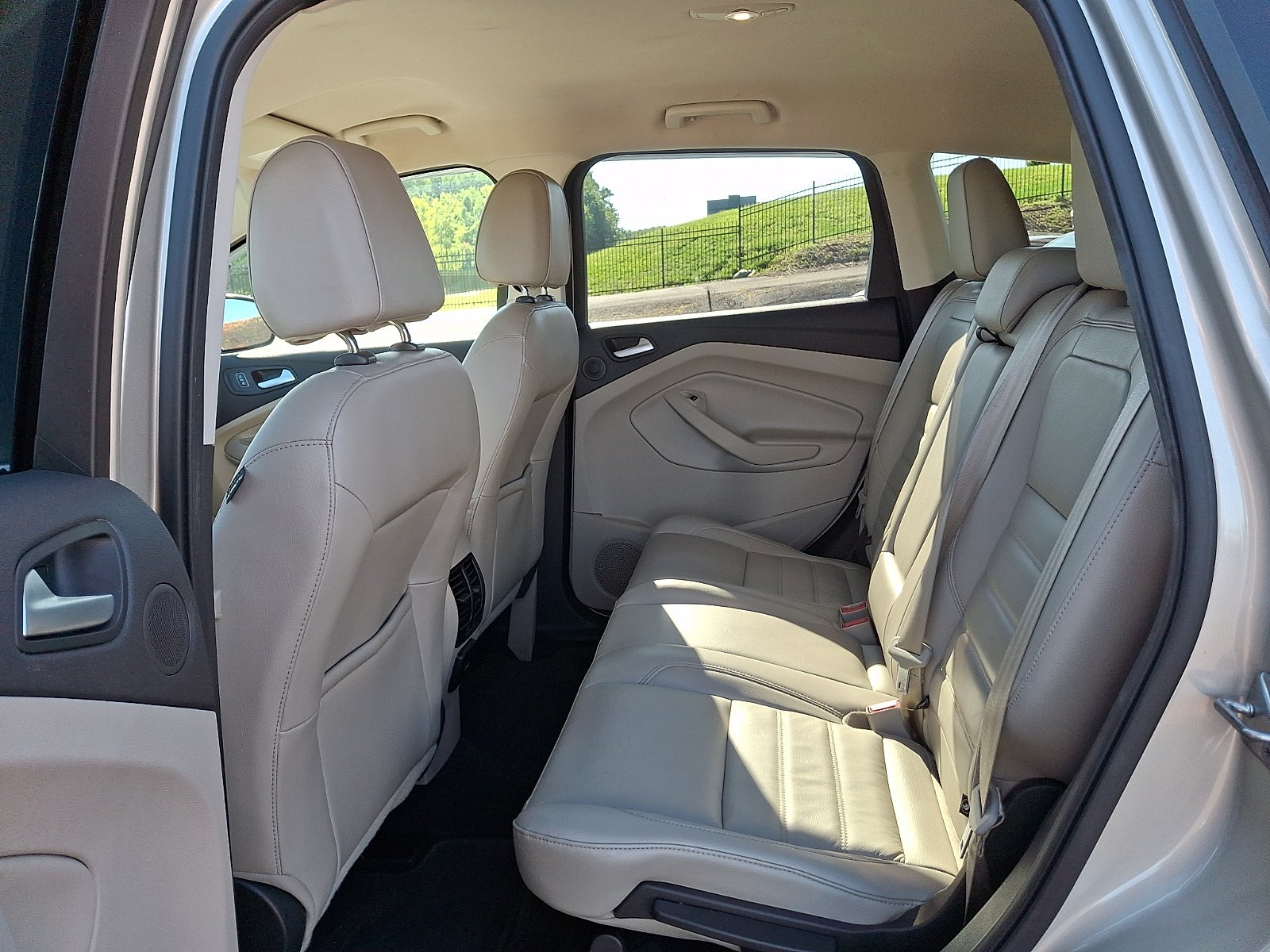 Used 2017 Ford Escape Titanium FWD image 9