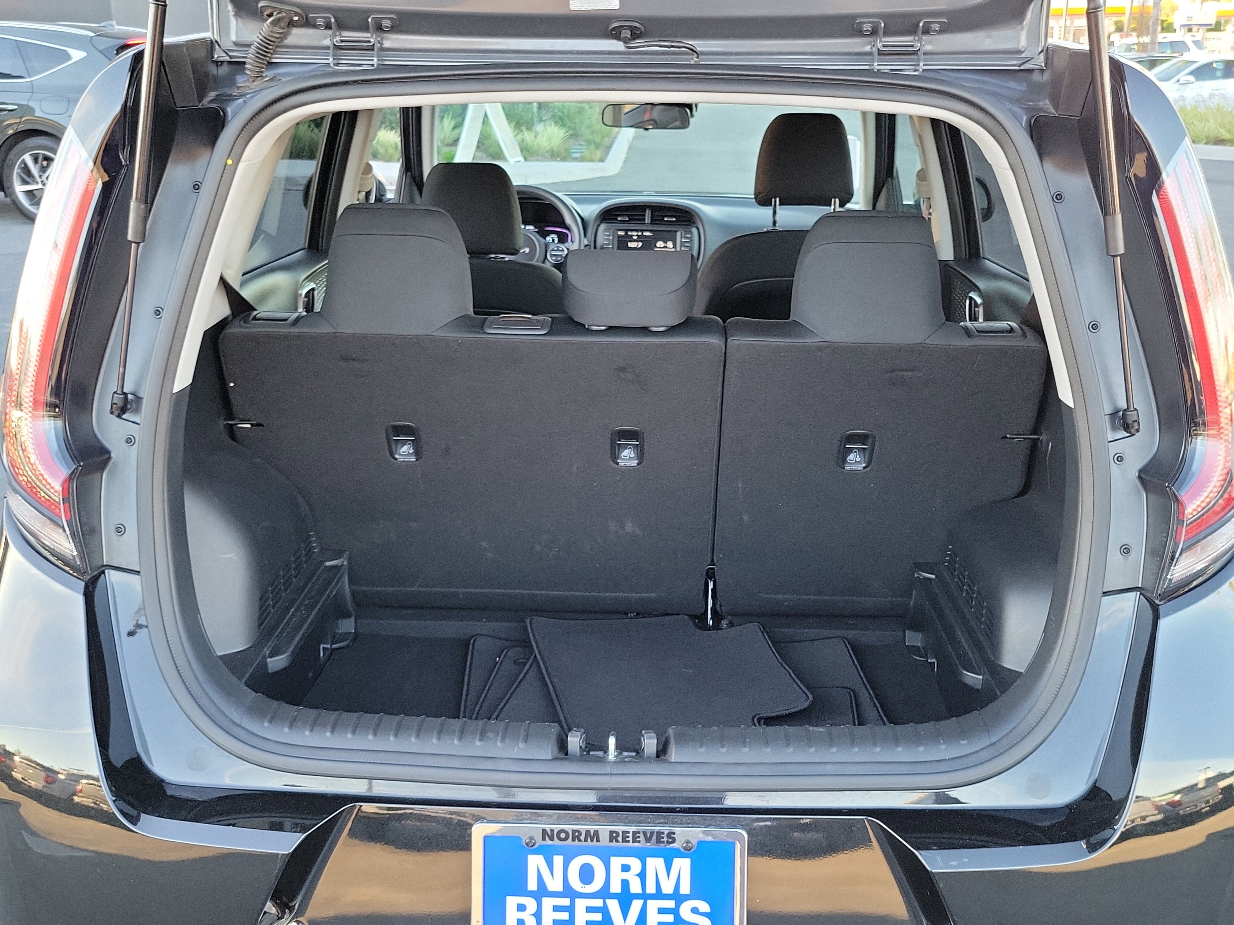 Used 2025 Kia Soul LX image 15