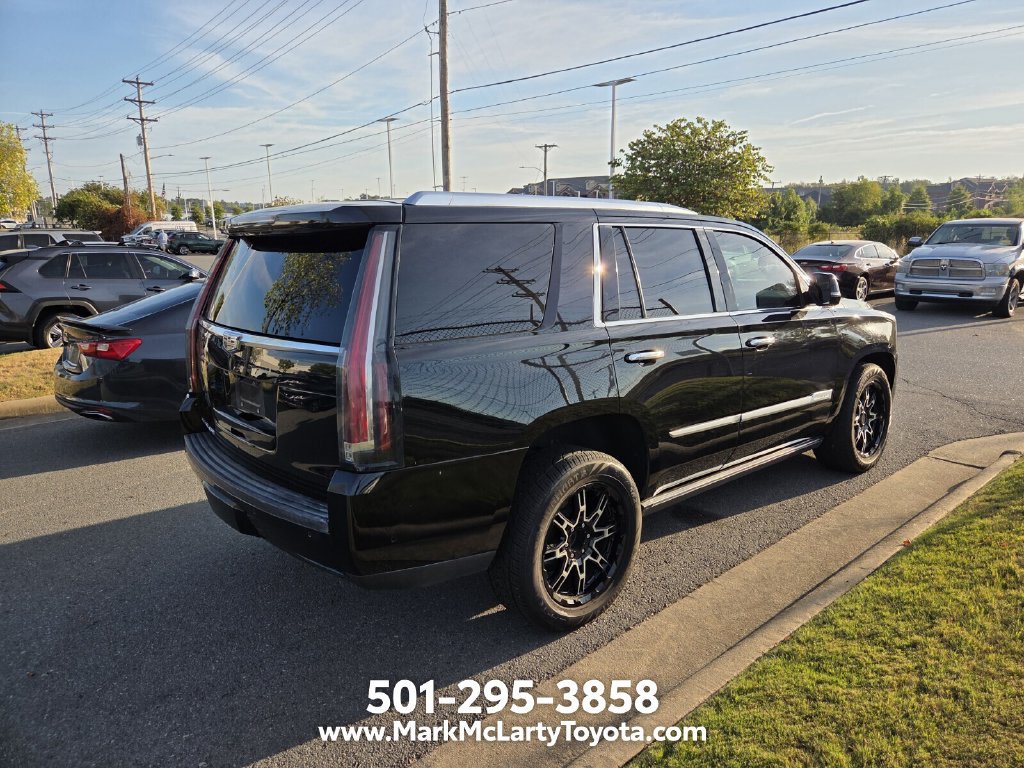 Used 2018 Cadillac Escalade Platinum AWD/4WD image 4