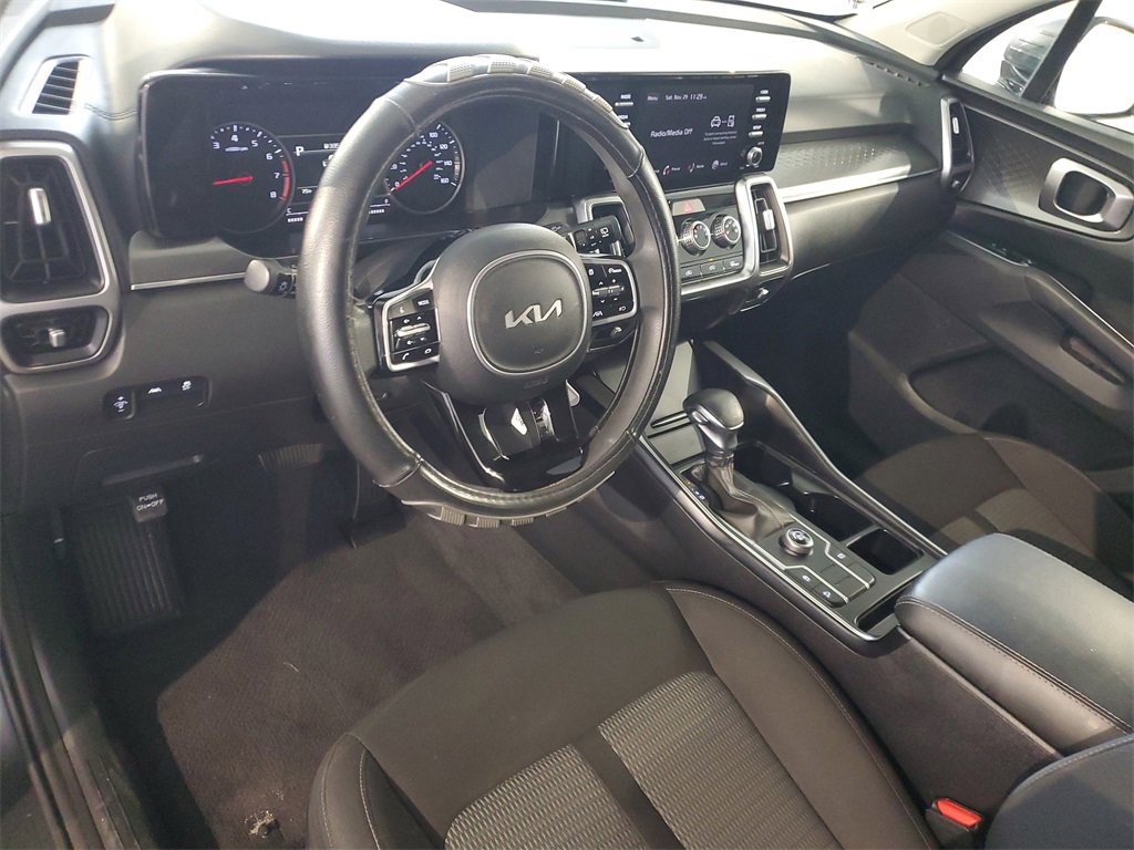 Used 2022 Kia Sorento LX image 14