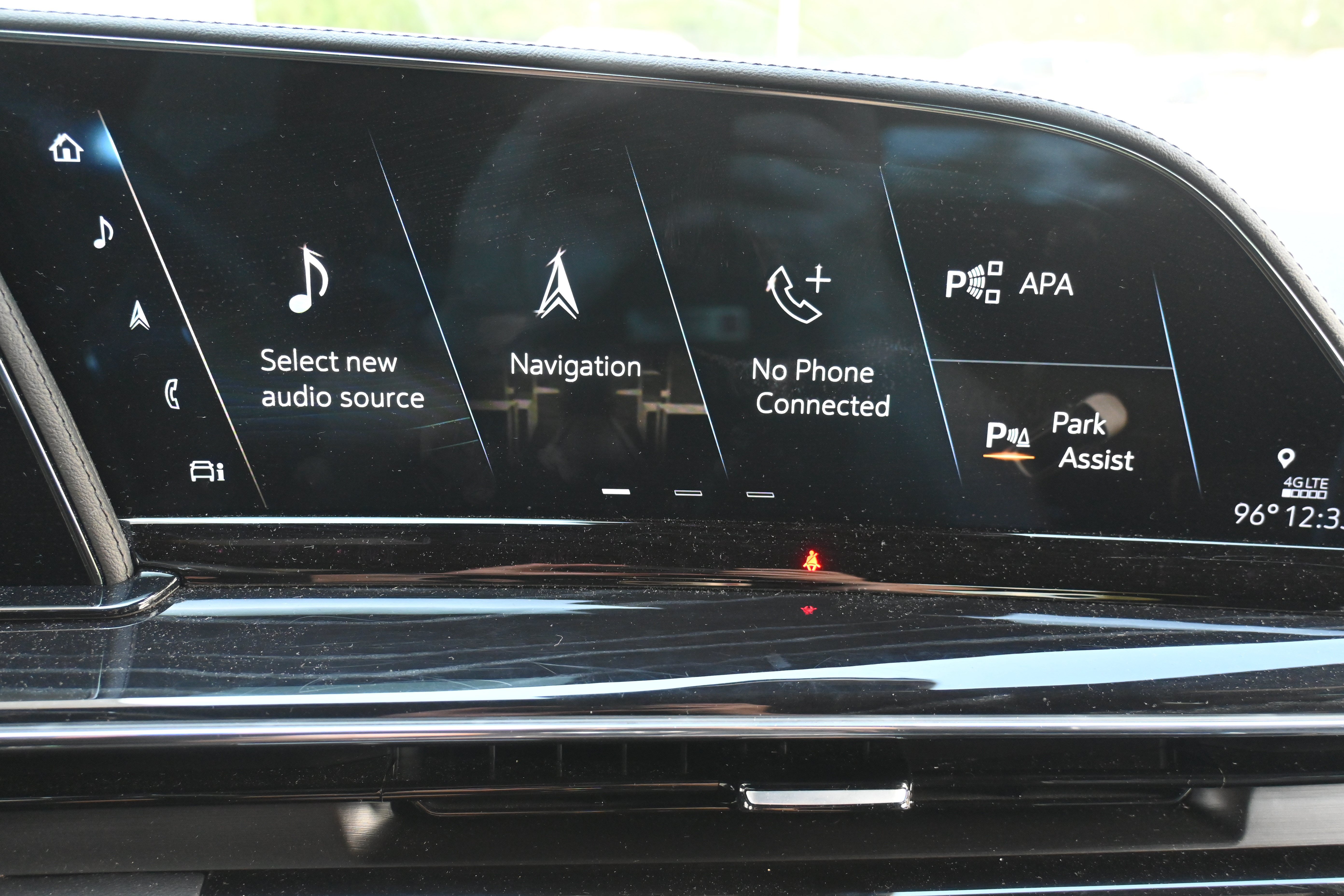 Used 2023 Cadillac Escalade Sport w/ LPO, ONYX Package AWD/4WD image 16