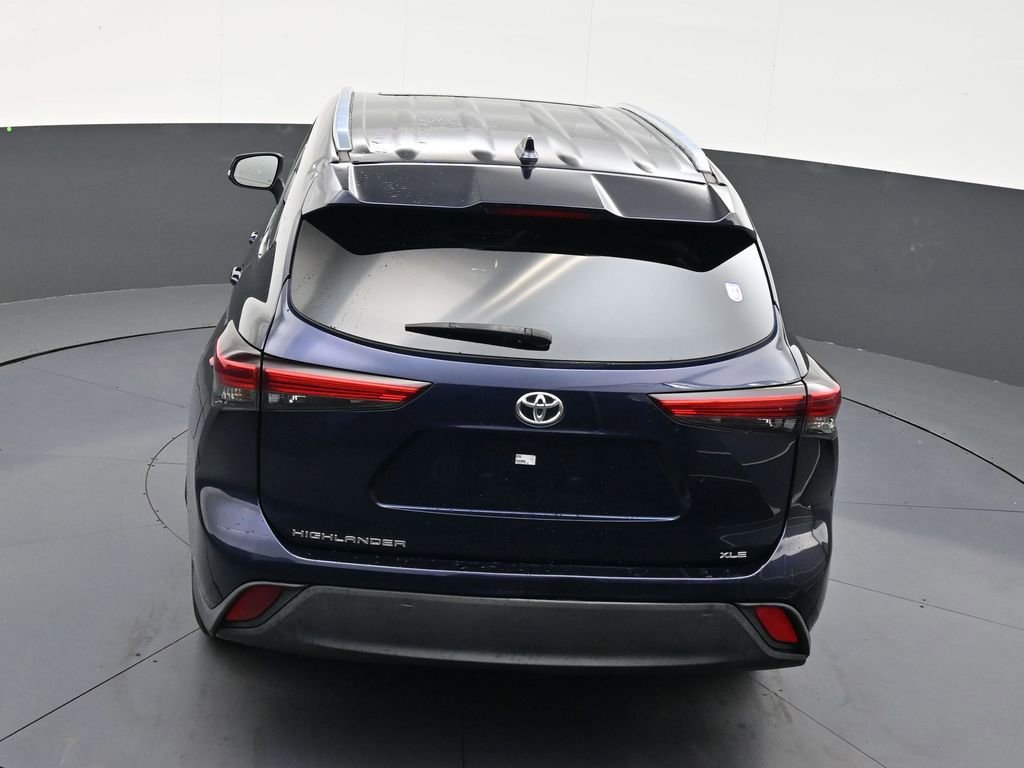 Used 2020 Toyota Highlander XLE image 14