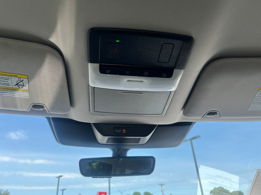 Used 2025 Nissan Pathfinder SL FWD image 45