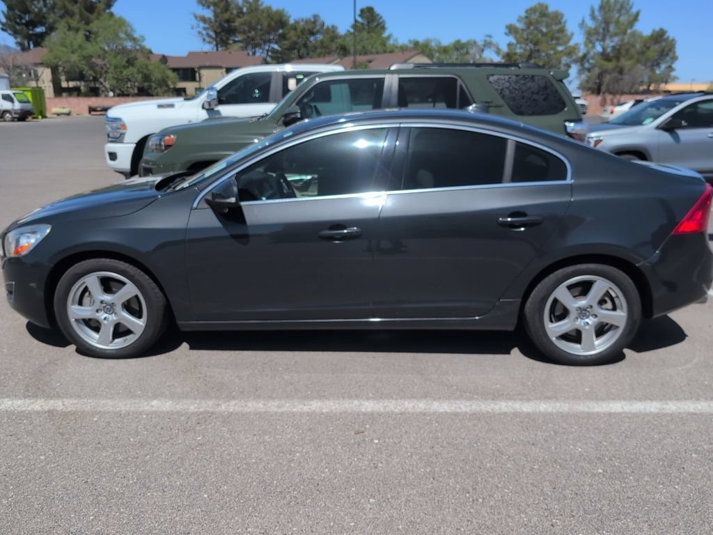 Used 2012 Volvo S60 T5 w/ Climate Pkg FWD image 2