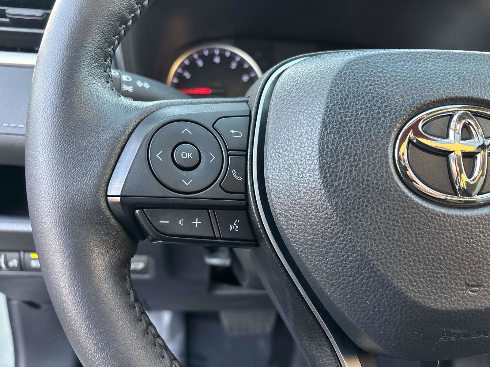 Used 2022 Toyota RAV4 XLE w/ Convenience Package AWD/4WD image 16