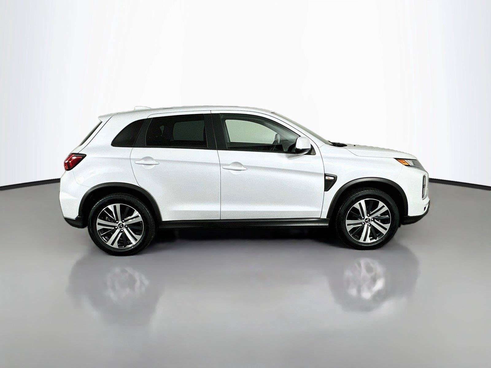 Used 2025 Mitsubishi Outlander Sport ES AWD/4WD image 16