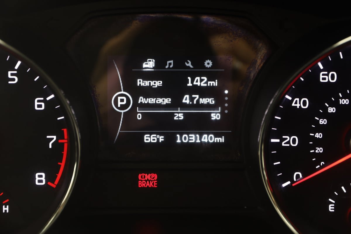 Used 2017 Kia Sedona LX w/ LX Essentials Premium Package FWD image 28