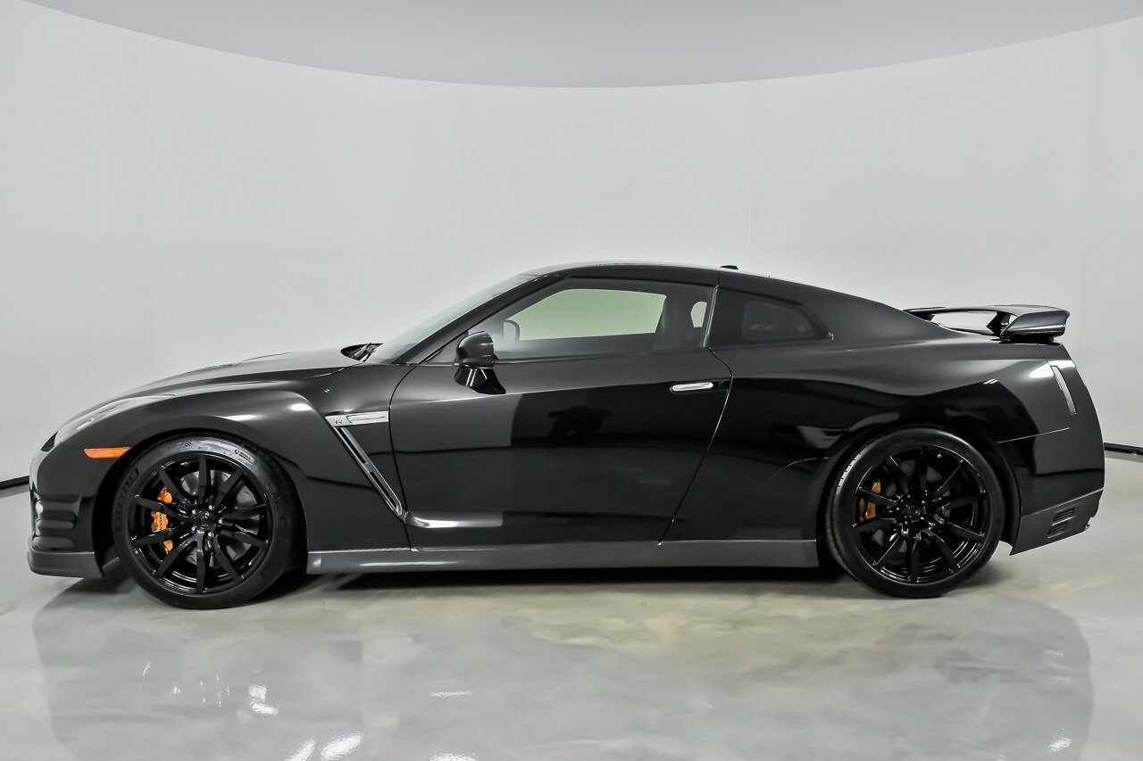 Used 2013 Nissan GT-R Premium AWD/4WD image 8