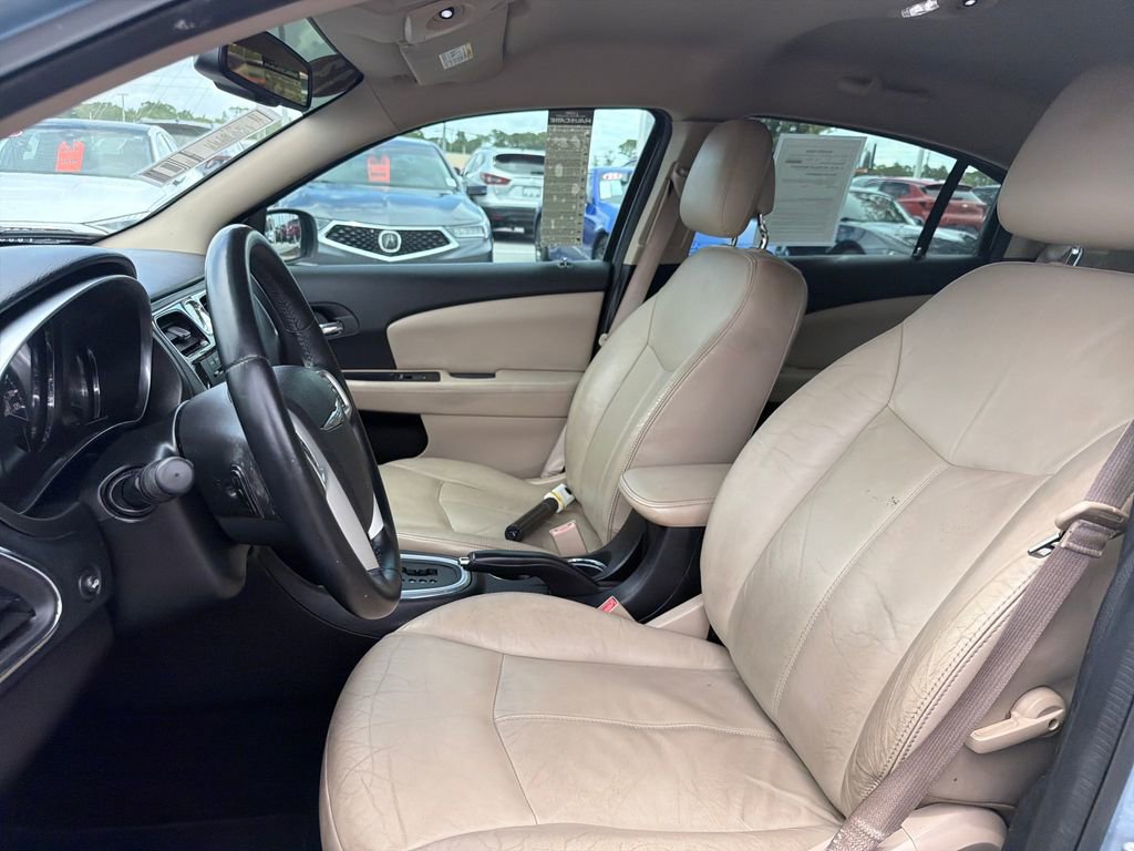 Used 2013 Chrysler 200 Limited FWD image 19